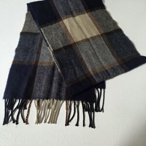 Tommy Hilfiger Men's Black, Gray and Tan Muted Plaid Fringed Scarf